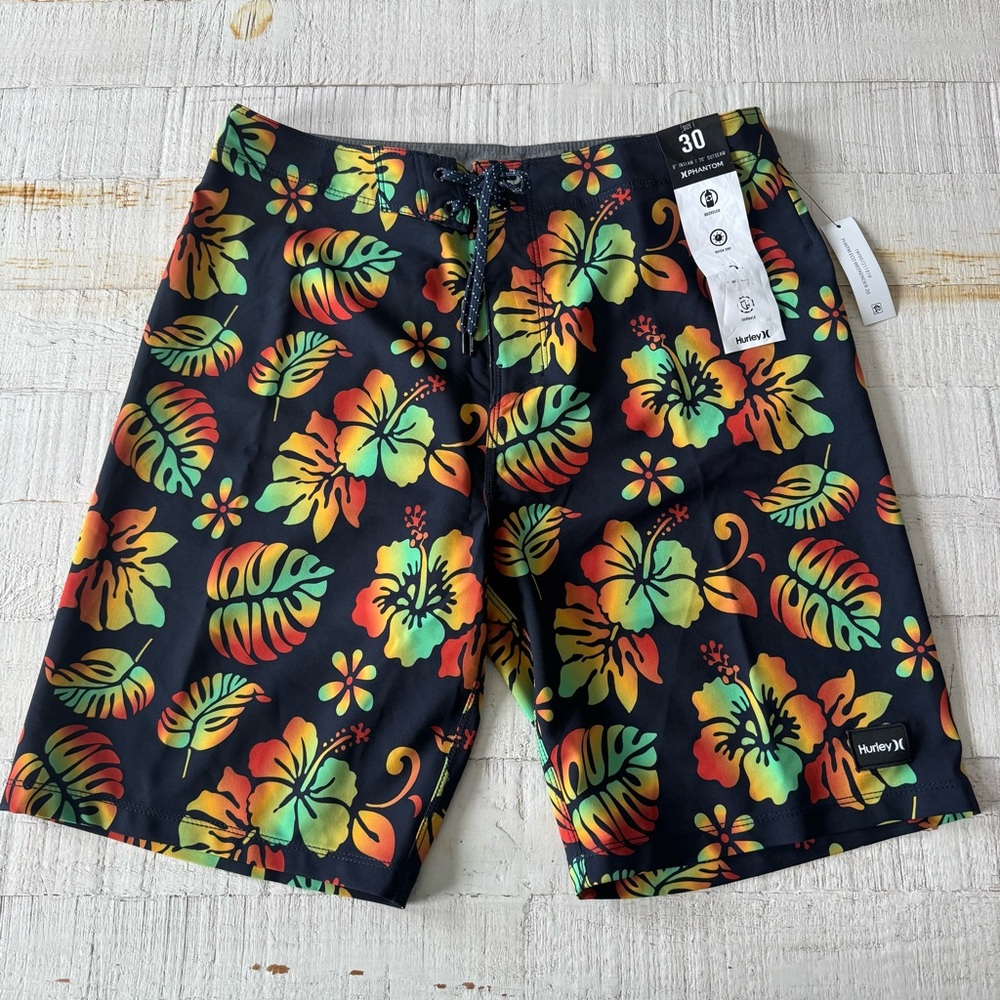Hurley Phantom Eco Weekender Boardshorts‎ NWT size 30 in Black Tropical Floral